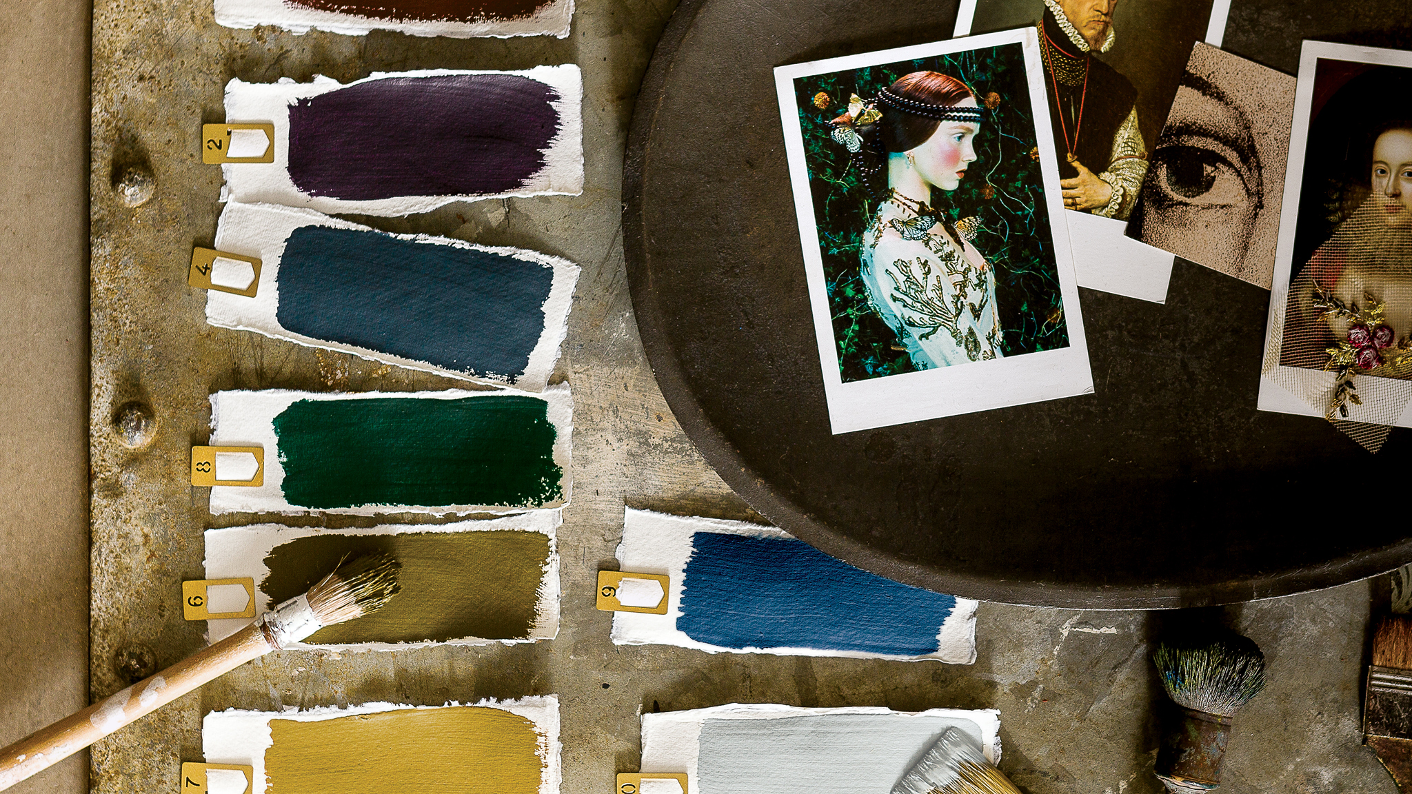 Ajoutez de l’intensité grâce aux couleurs sombres Envie d’intensité sans dépenser une fortune dans des décorations de luxe ? Peignez vos murs dans une couleur riche et sombre.