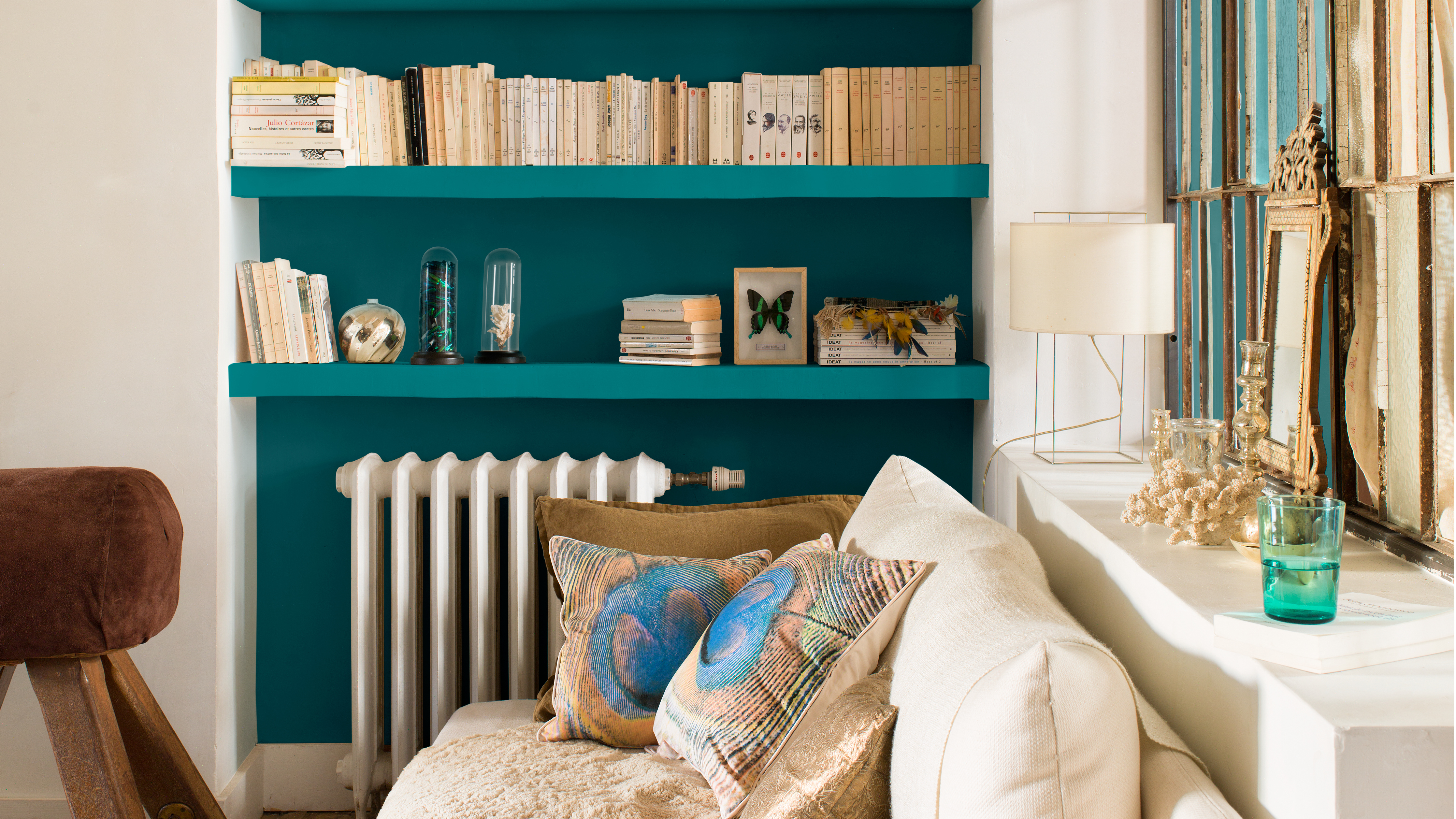 Osez avec le bleu sarcelle Les couleurs sourdes restent populaires, mais les couleurs vives sont un moyen sûr d’insuffler un peu de peps dans un intérieur morose.