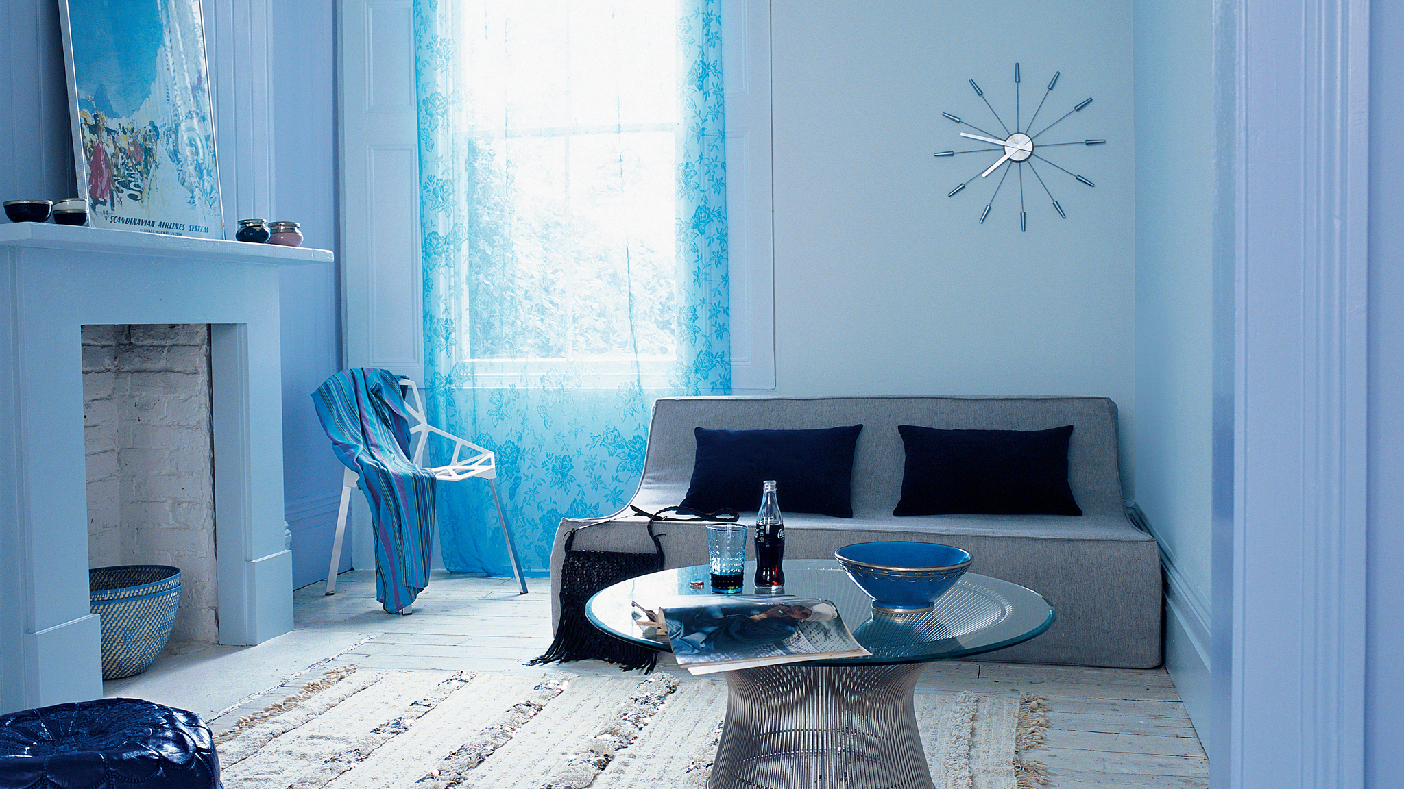 Créez une décoration cohérente avec la couleur Répertoriez ce que vous possédez, sélectionnez les objets que vous aimez vraiment et utilisez-les comme support pour votre nouveau projet de décoration.