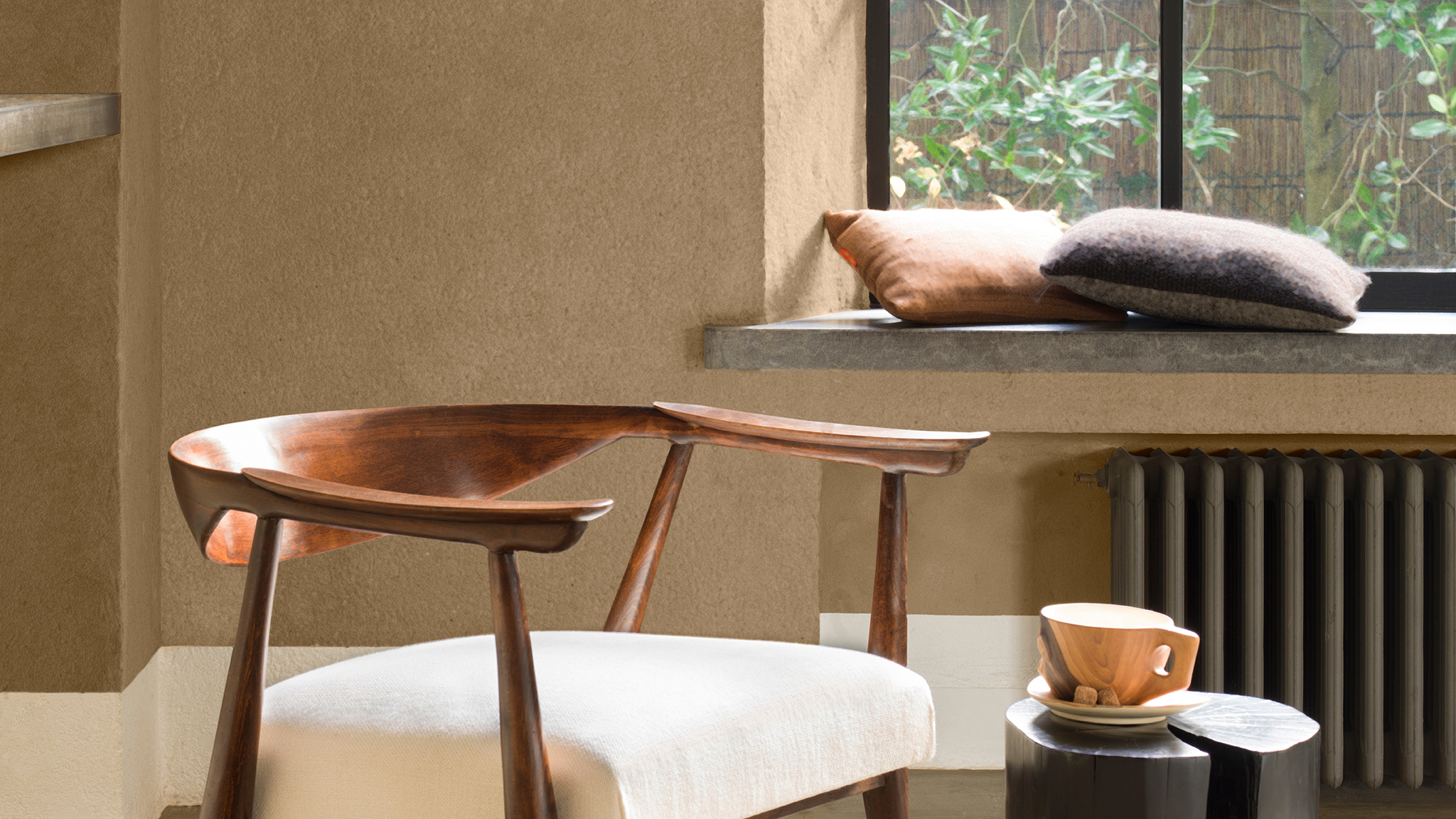 Effet sablé L’ajout de sable à la peinture est un moyen simple et abordable de donner un style rustique et naturel à vos murs.