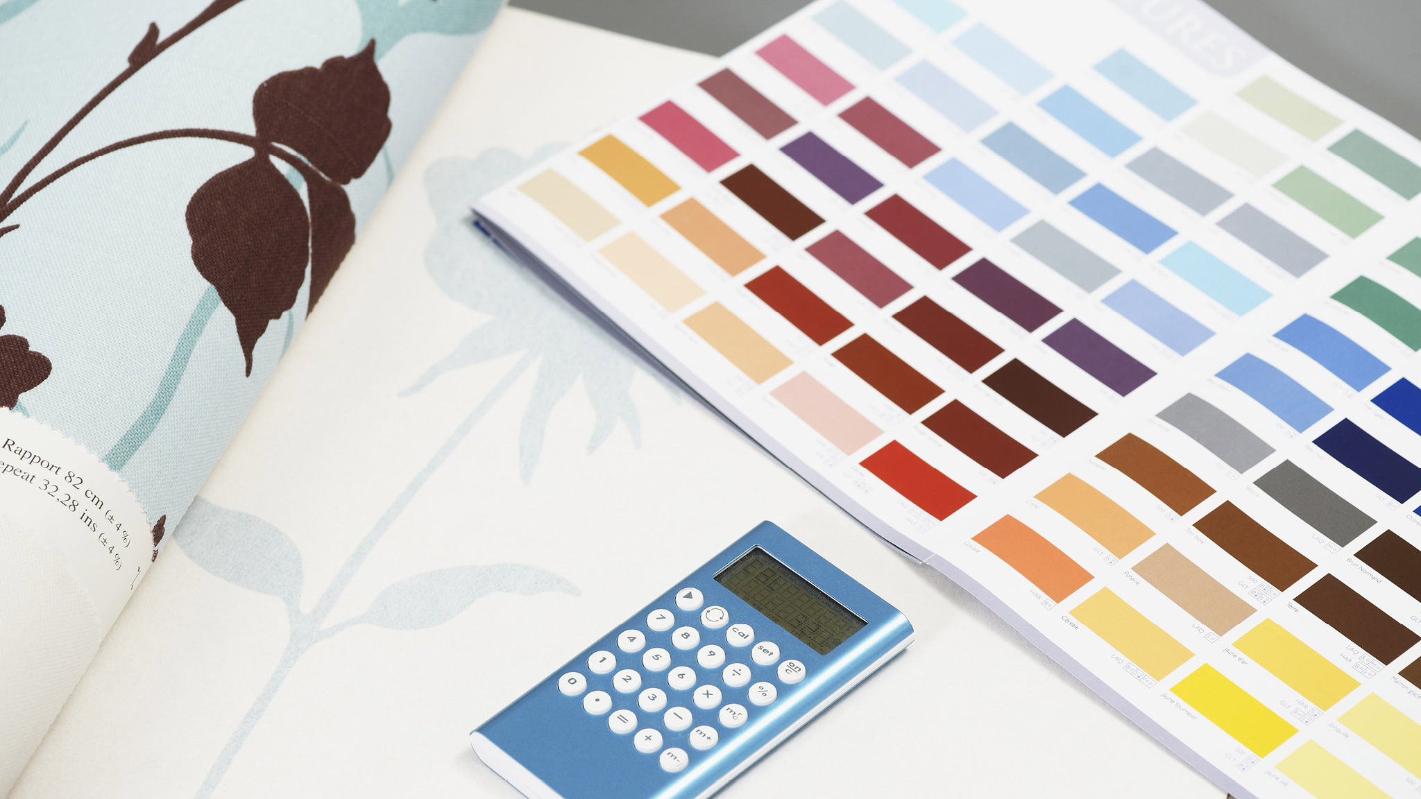 Calculer la quantite de peinture dont vous aurez besoin Vous souhaitez calculer la quantité de peinture dont vous aurez besoin ? Utilisez le calculateur de peinture Dulux Valentine.