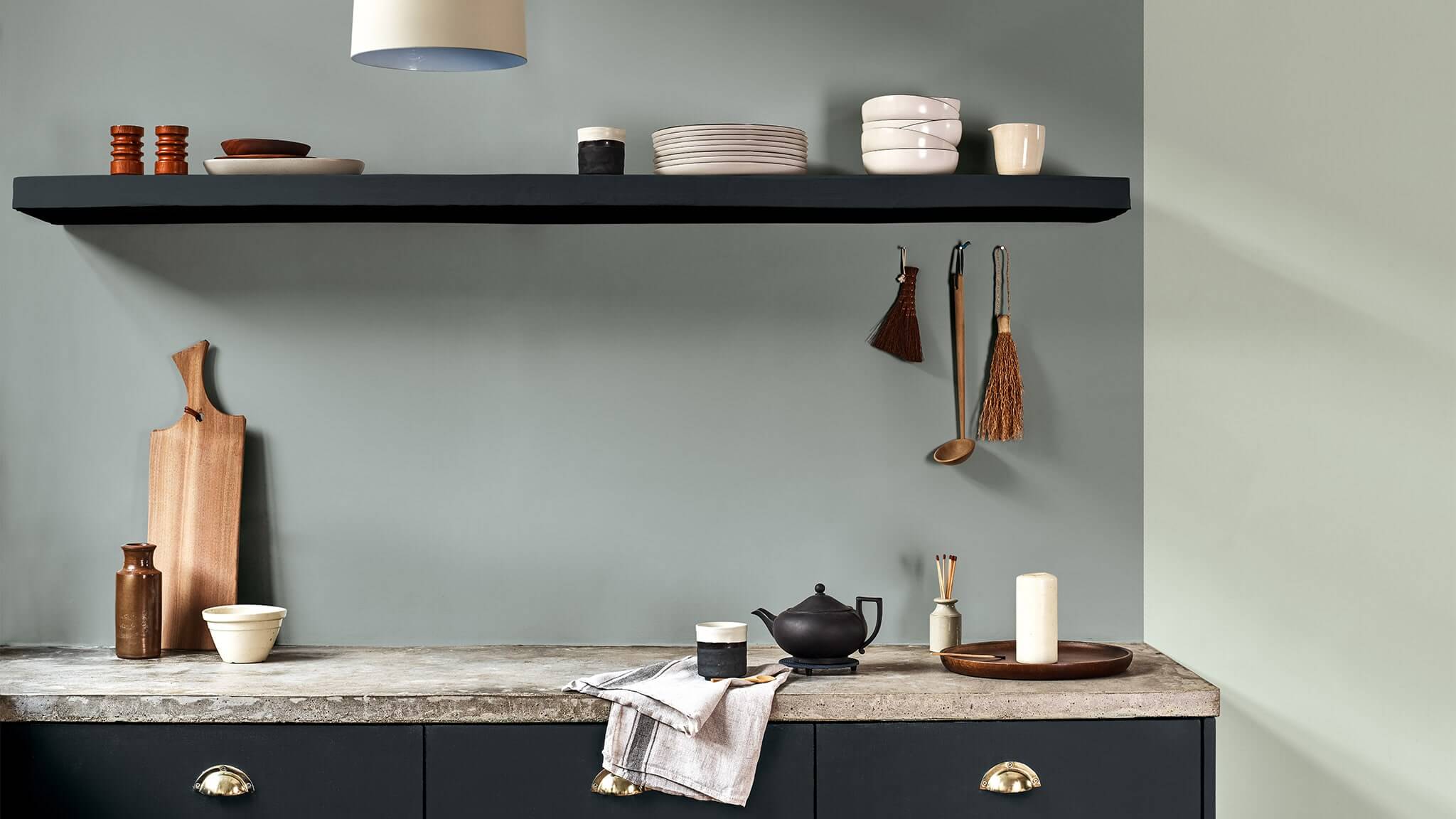 Une cuisine minimaliste en gris et vert cf20_minimal_kitchen