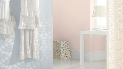 Les jolis tons pastel refletent le soleil Profitez de la lumière naturelle et optez pour des tons pâles qui feront refléter la lumière dans la pièce, créant une sensation lumineuse et aérée