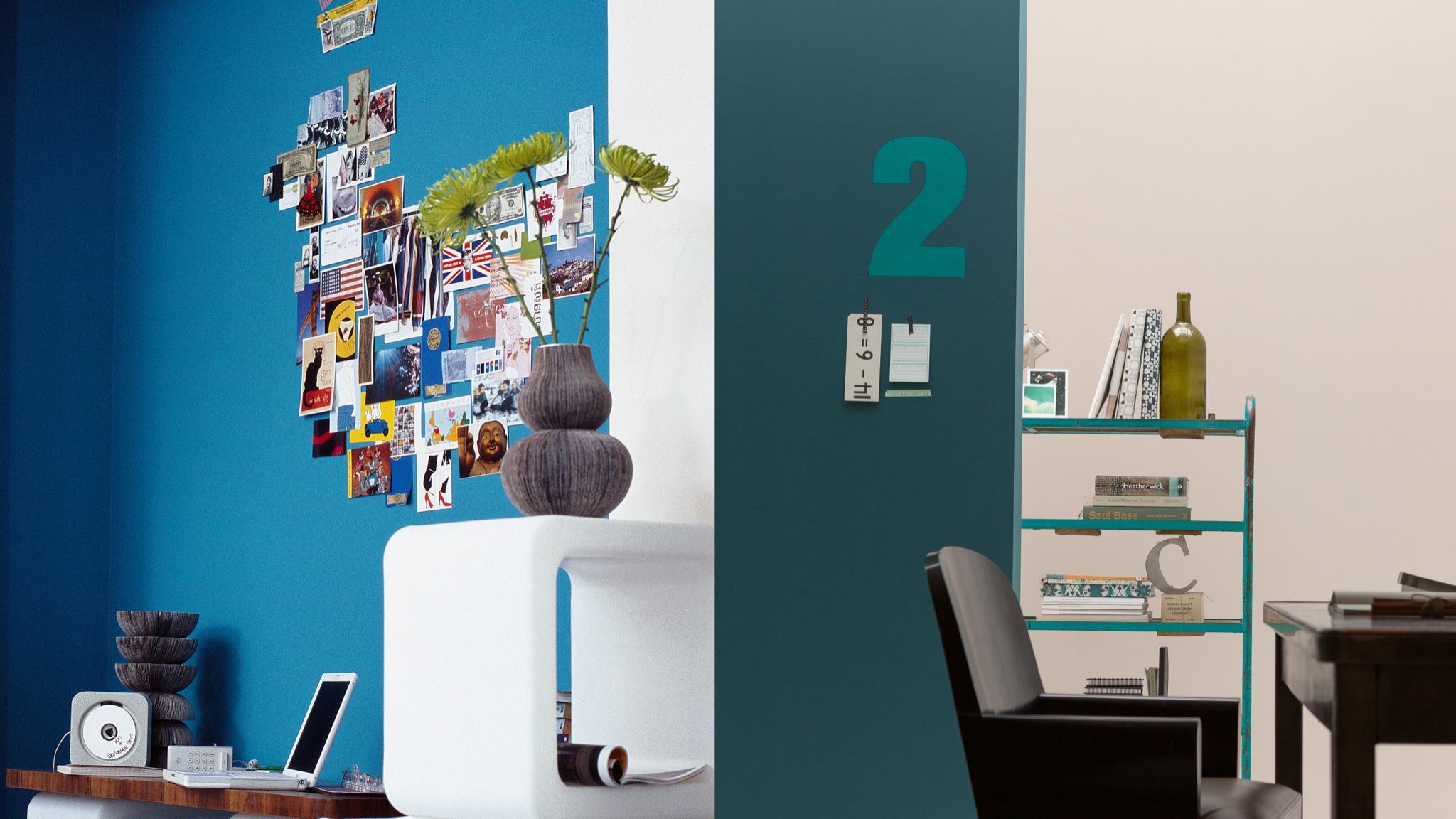Repousser les murs avec une couleur froide Les couleurs plus froides font reculer les murs, donnant à la pièce l'illusion de paraître plus spacieuse et aérée. Optez pour des nuances pâles de gris et de bleu pour un effet lumineux maximum.