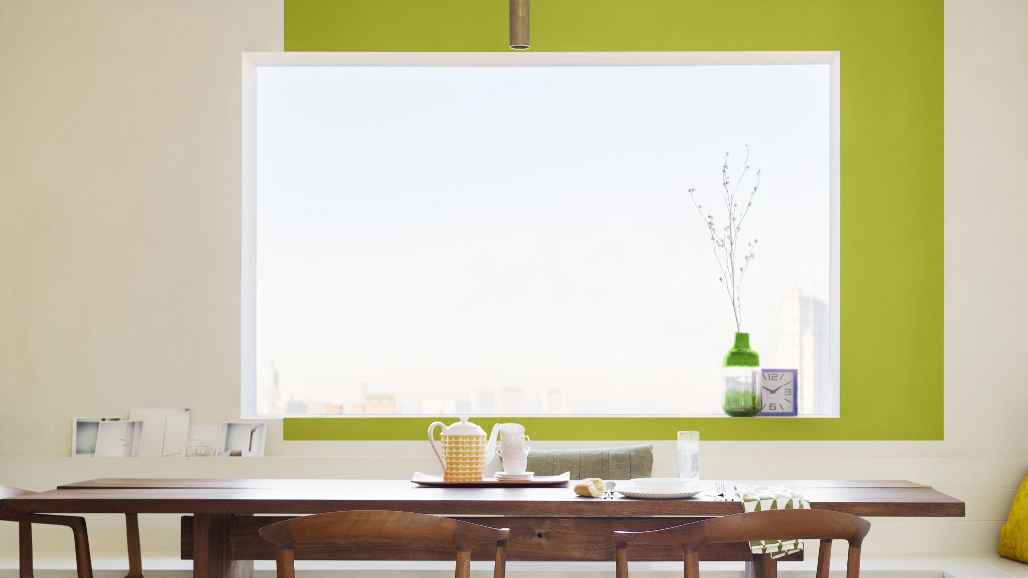 Souligner vos fenetres Si choisir une couleur vive pour vos murs vous rend nerveux(se), amusez-vous plutôt avec les boiseries.