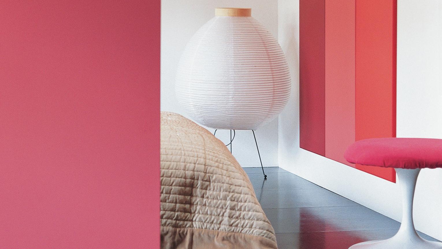 Osez Le Rouge Dans La Deco De Votre Chambre Peintures De Couleurs Pour Les Interieurs Et Les Exterieurs Idees Deco Dulux Valentine