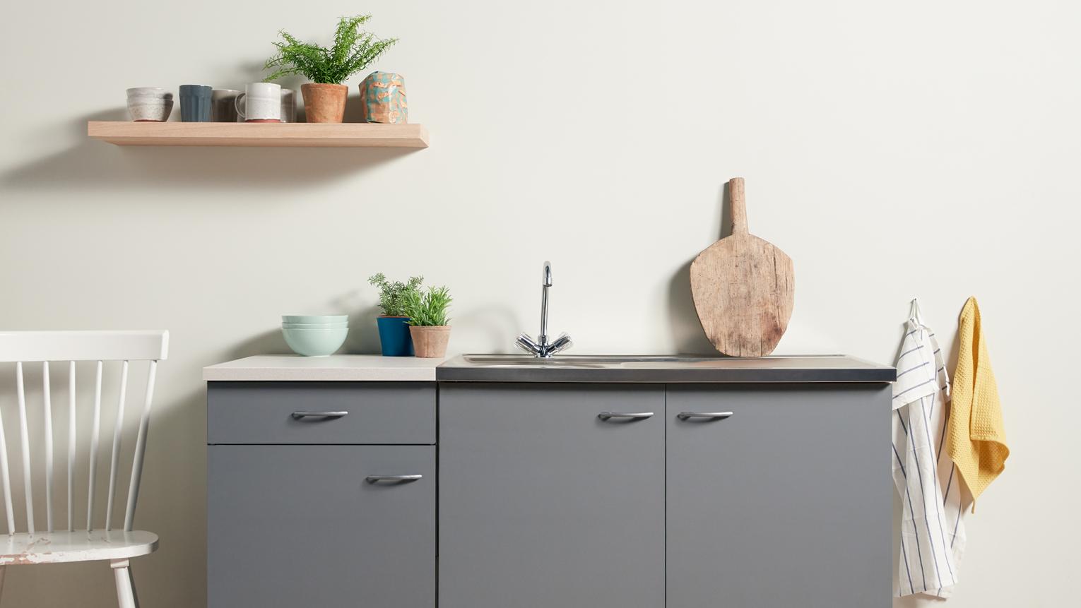 Comment peindre les armoires de cuisine DuluxValentine Comment peindre les armoires de cuisine DuluxValentine
