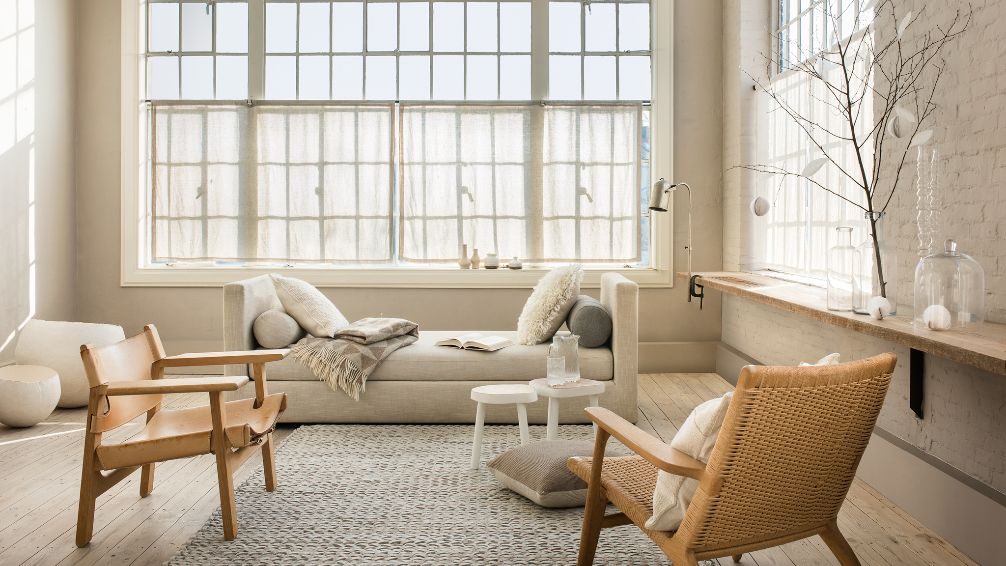 Un intérieur blanc et nature Les couleurs douces révèlent la richesse des textures et des matériaux.