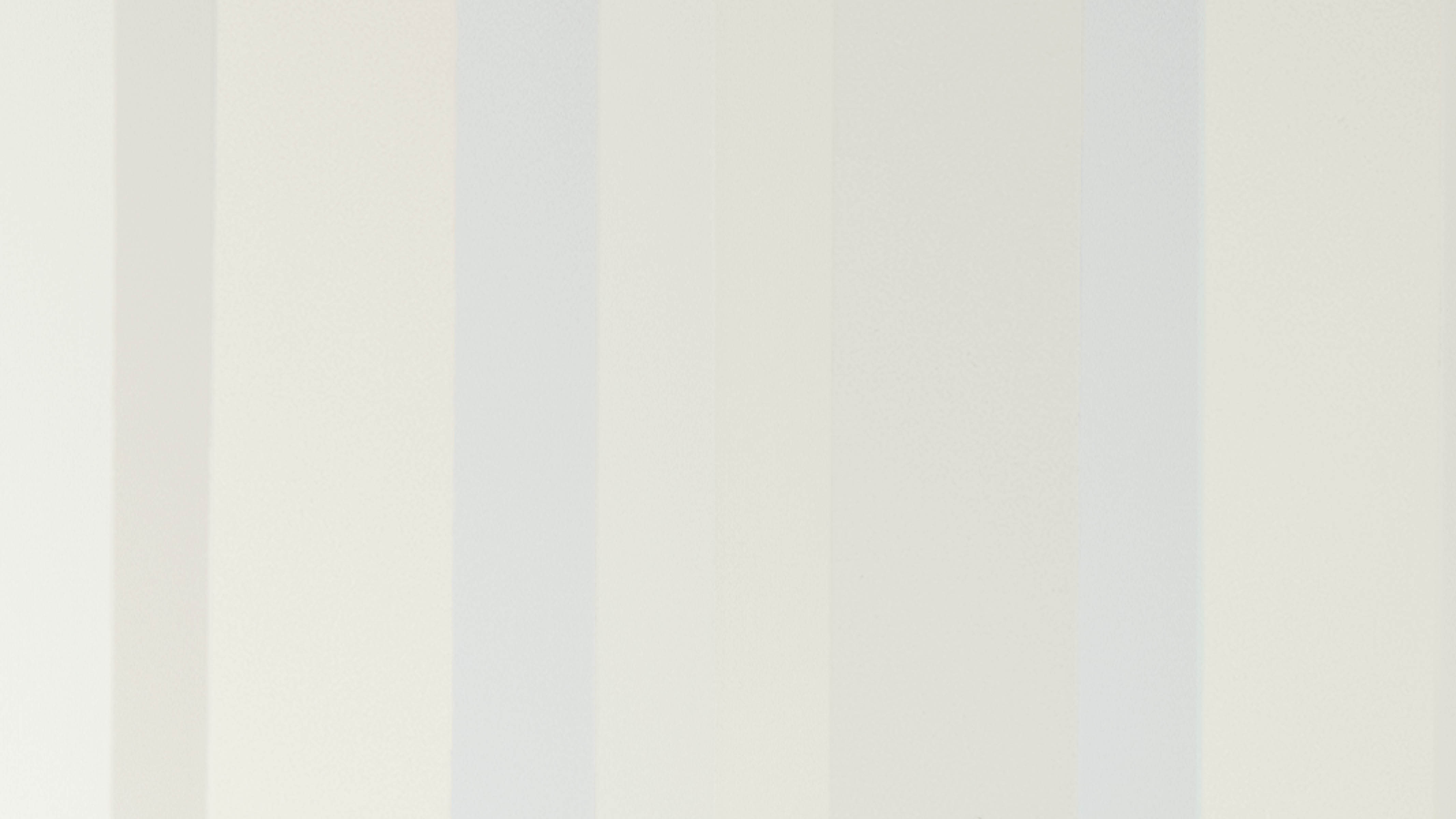 Un mur rayé D’épaisses bandes verticales autour du berceau de votre bébé apporteront de l’élégance à la pièce, surtout si vous optez pour des couleurs neutres ou pastel chaudes.