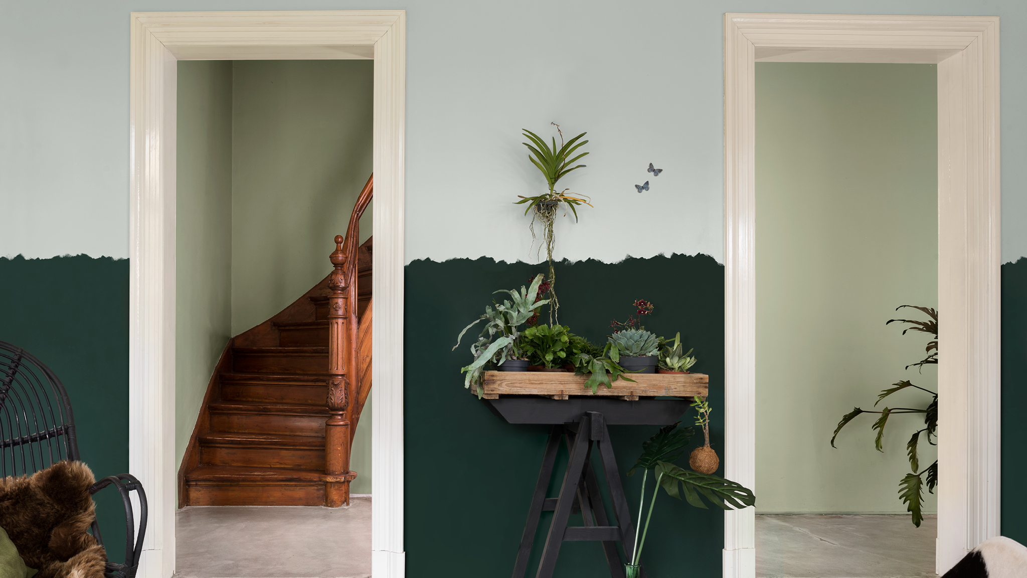Une pièce verte avec escalier Adoptez une attitude détendue vis-à-vis de la peinture en évitant les lignes trop définies pour un look plus organique.