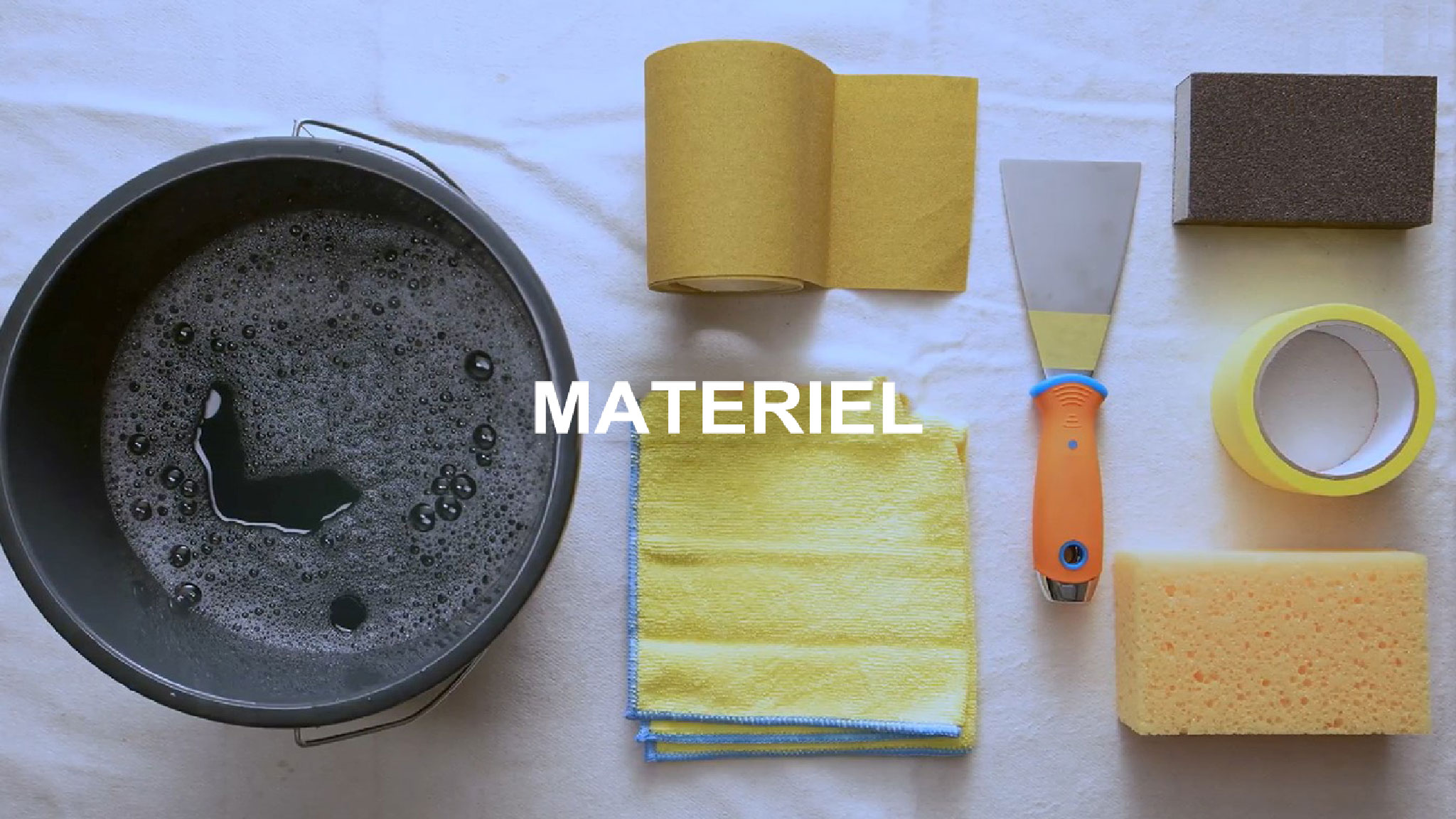Matériel pour retirer une ancienne peinture Matériel pour retirer une ancienne peinture
