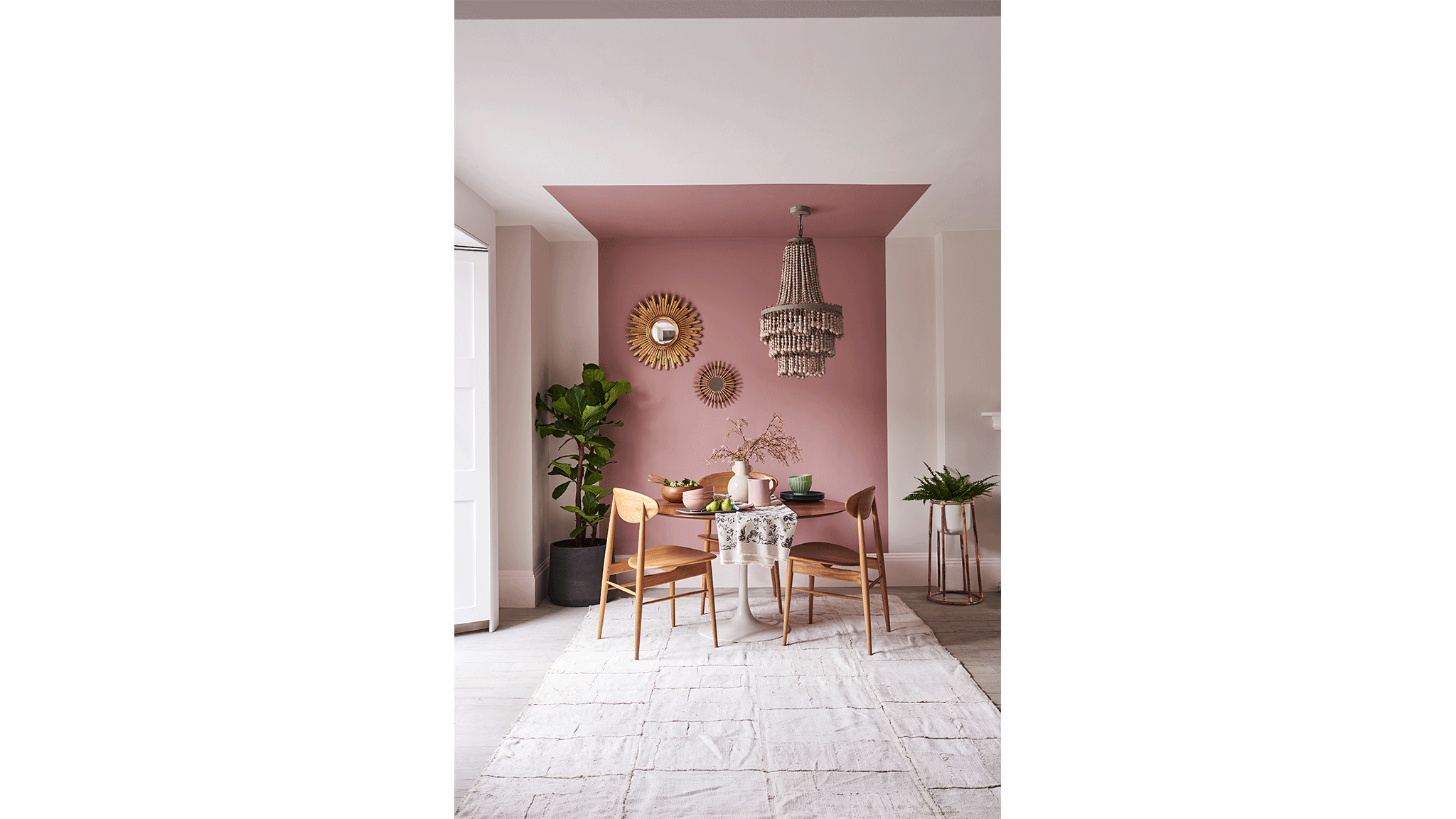 Salle à manger avec les couleurs Le Rose Intense et Le Kraft de Si Simple ! Salle à manger avec les couleurs Le Rose Intense et Le Kraft de Si Simple !
